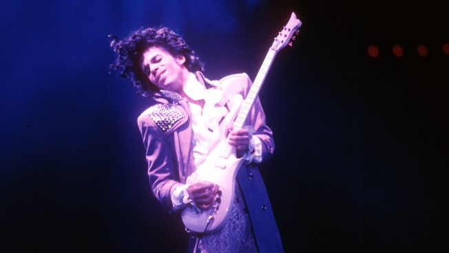 El mundo de la música conmocionado por la muerte de Prince Prince-GettyImages-74290175
