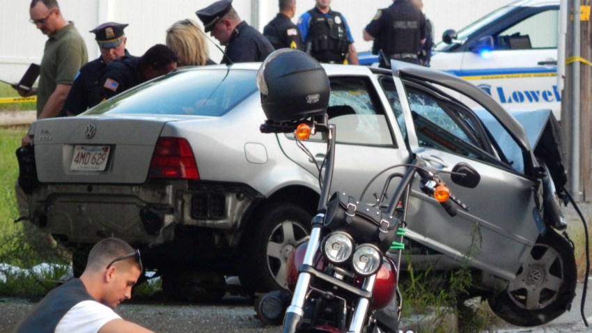 Man Dies In Lowell Crash After Fleeing Police Necn 