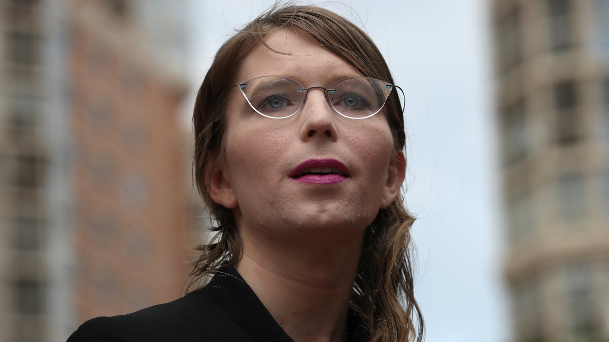 Judge Orders Chelsea Manning Be Freed From Jail – NECN