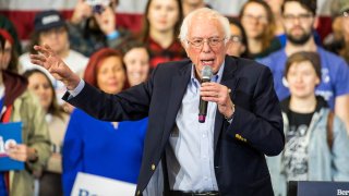 Sanders campaigns in NH