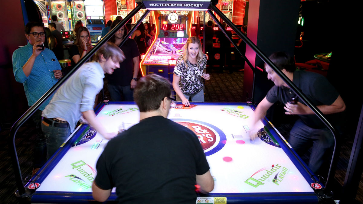 Dave & Buster's traffic down as eatertainment struggles