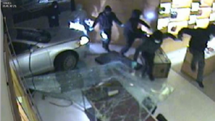 Surveillance Video Released in Northbrook Smash-and-Grab – NECN