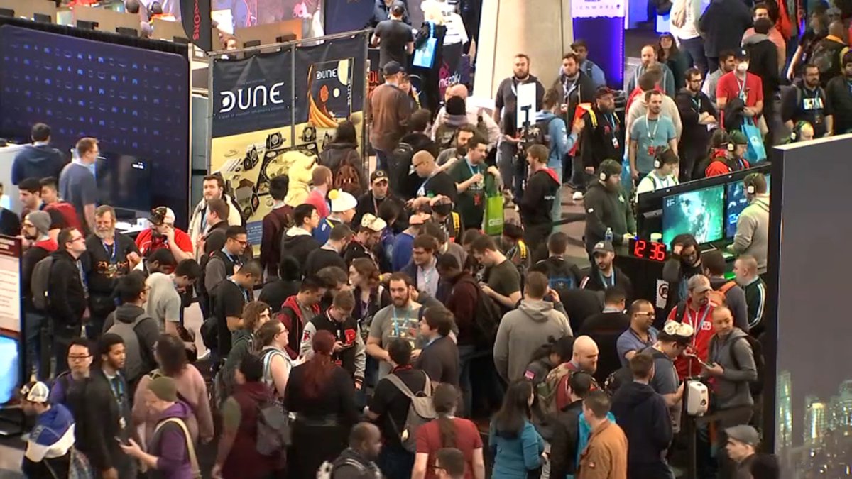 Thousands Attend Pax East Convention in Boston Amid Growing Coronavirus