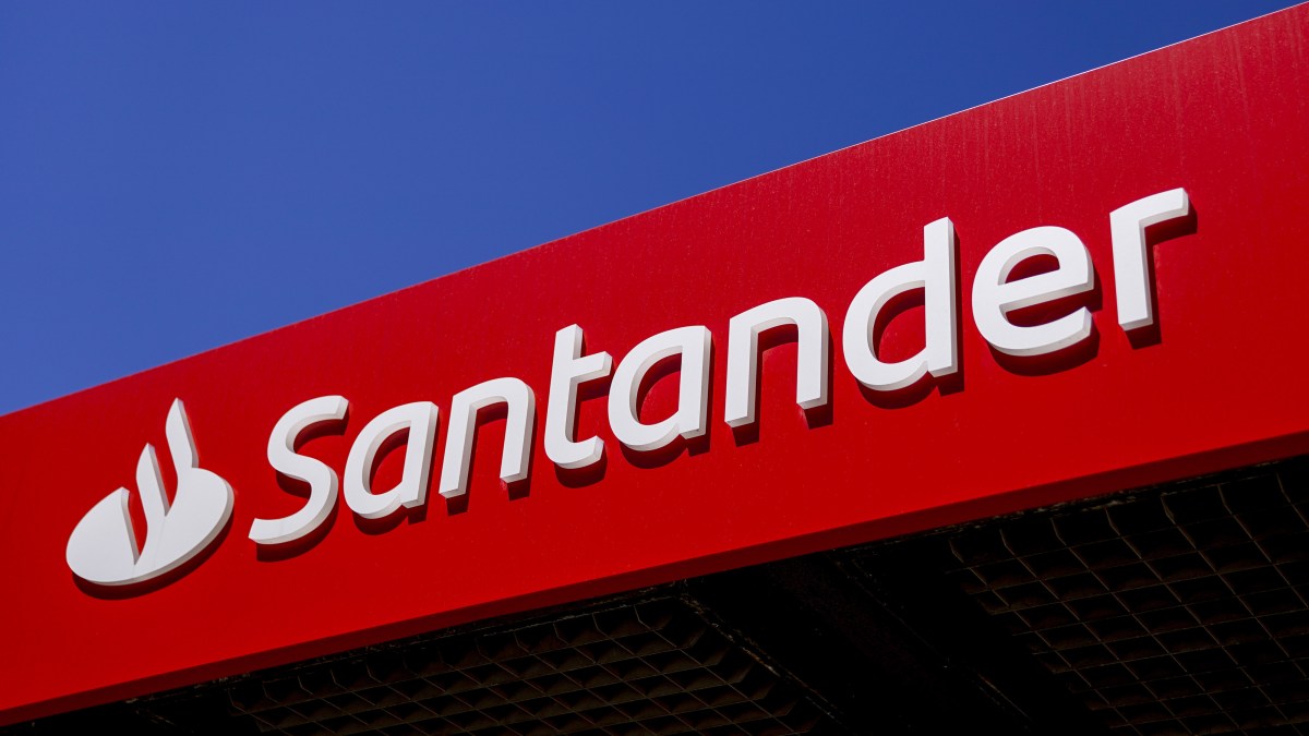 Boston-based Santander Bank Lays Off Hundreds - NECN