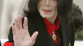 Michael Jackson waving