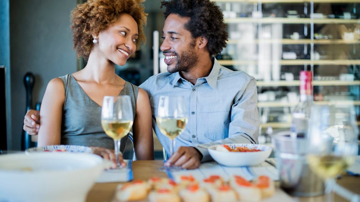 Rotational Dating: Learn How to Date More Than One Person – NECN