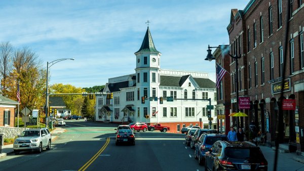 2 Toddlers Found Wandering Street With Drug Pipe in Gilmanton, New ...