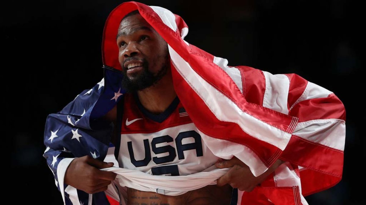 Kevin Durant Becomes ‘Captain America’ After Winning Gold in Tokyo – NECN