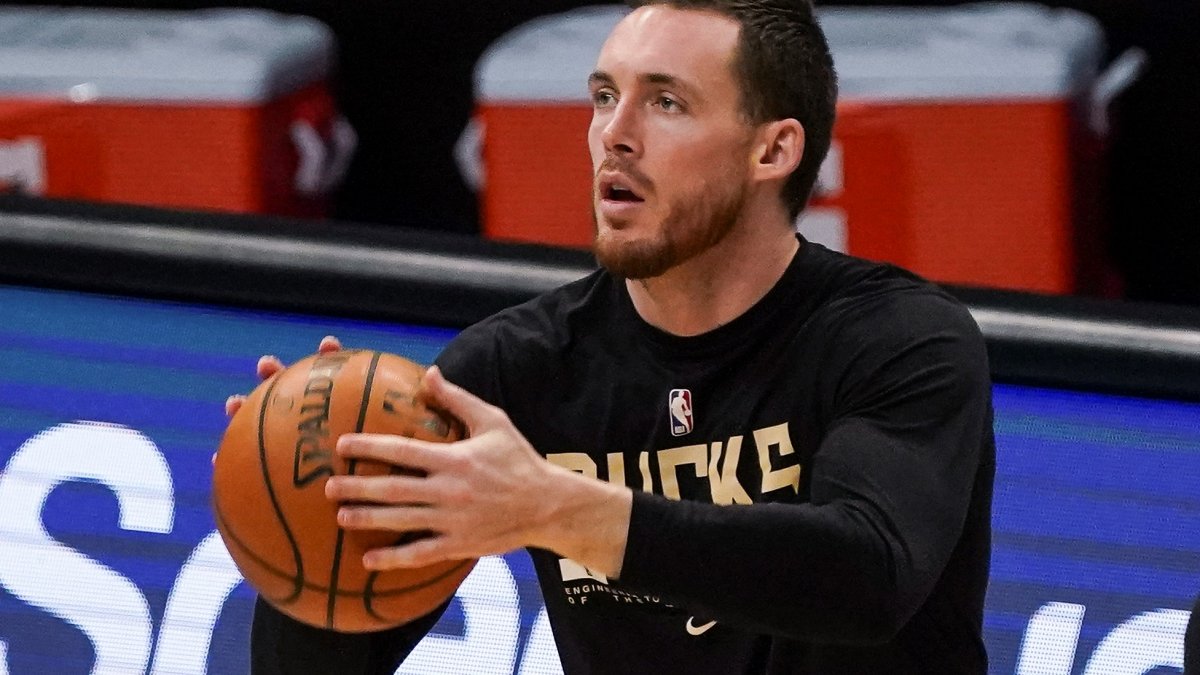 Pat Connaughton Returns Home to Massachusetts With Larry O’Brien Trophy ...