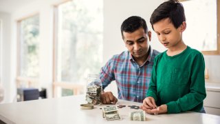 How to Teach Your Kids to Have a Healthy Relationship With Money – Even If You Didn’t