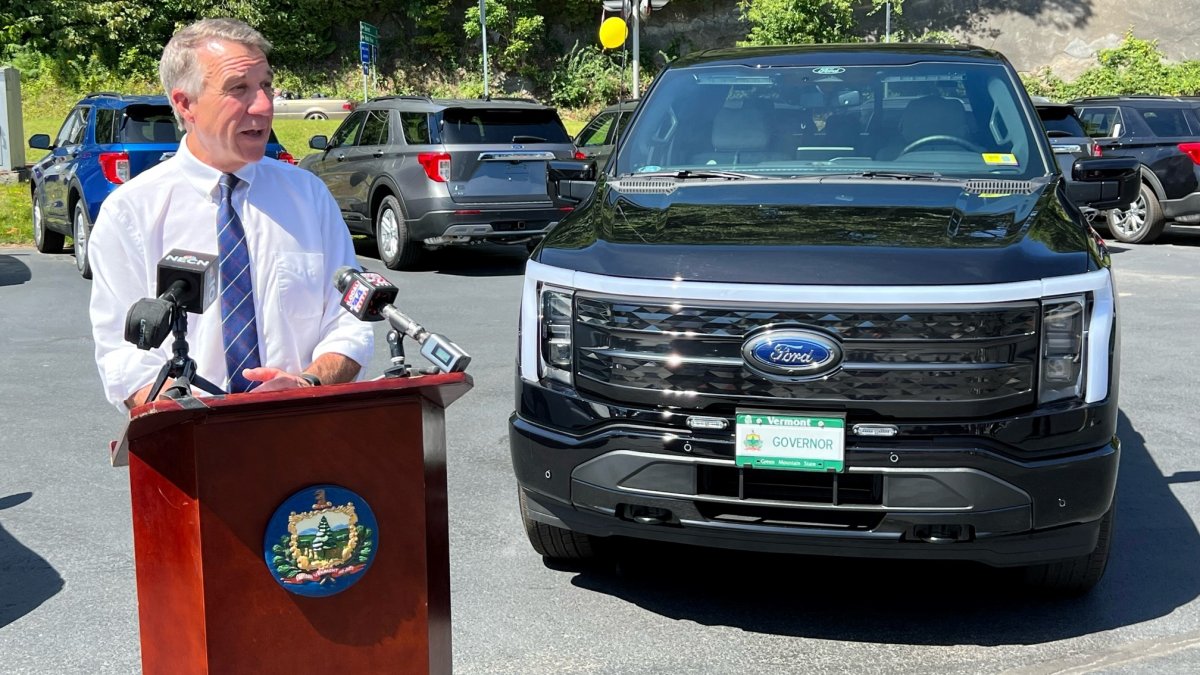 vt-governor-becomes-nation-s-first-to-travel-primarily-in-all-electric
