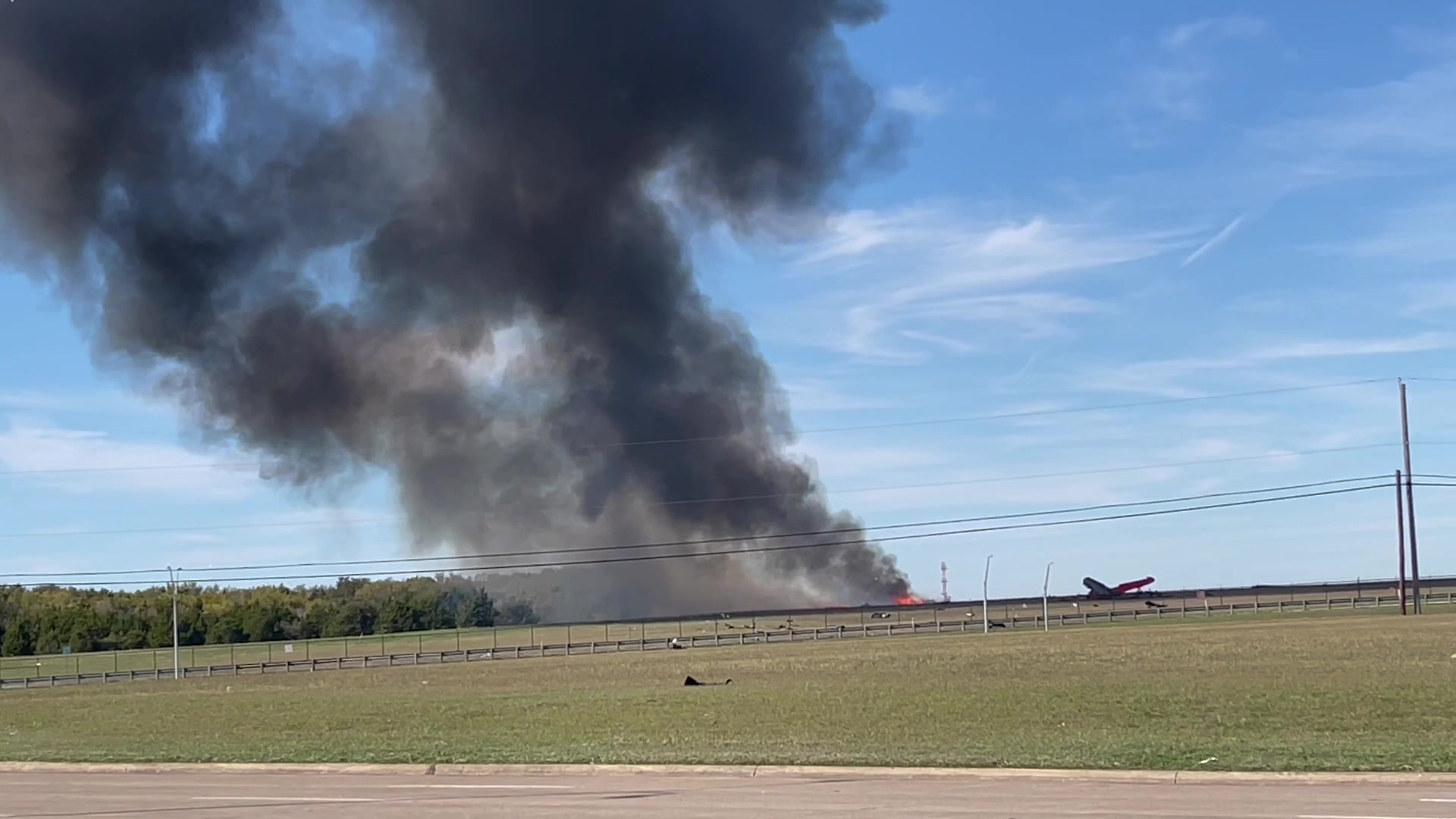 6 Dead After 2 Vintage Planes Collide Mid-Air During Airshow In Dallas ...