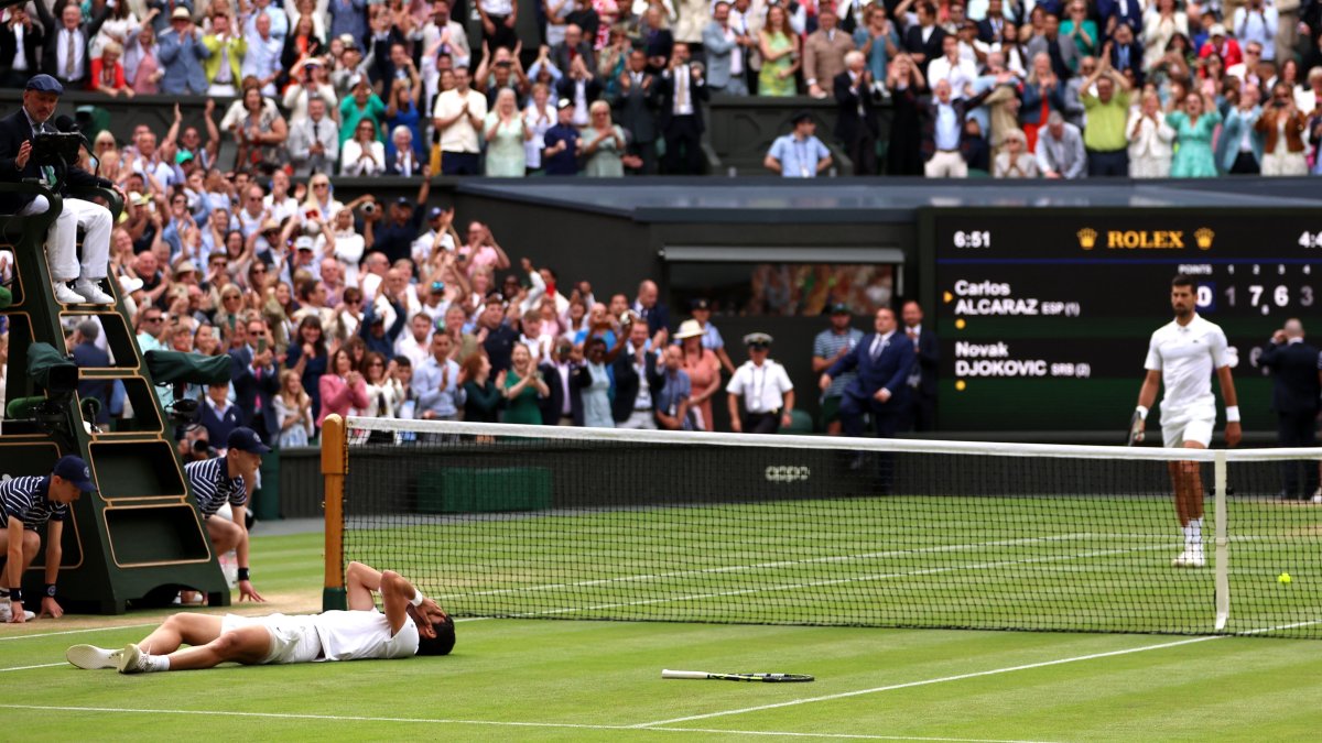 Carlos Alcaraz Defeats Novak Djokovic Claims 2023 Wimbledon Title Necn