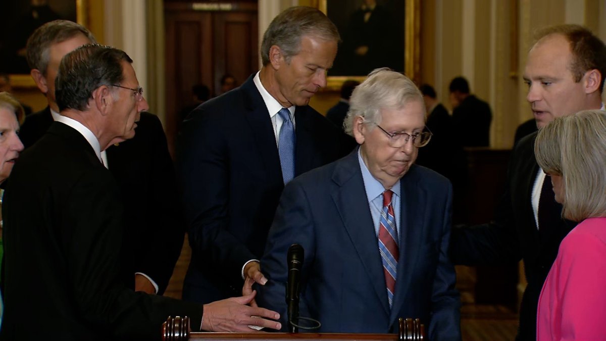 Mitch McConnell freezes at press conference and is escorted away