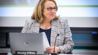 During the commission’s Thursday meeting — their first meeting since July 28 — Chairwoman Shannon O’Brien “sincerely” apologized for “any confusion I created.”