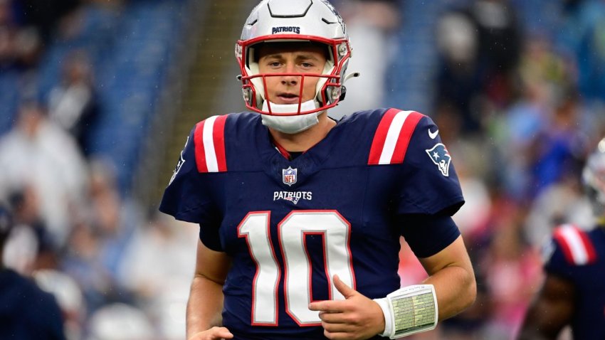 Tom Brady honored by New England Patriots, rings lighthouse bell