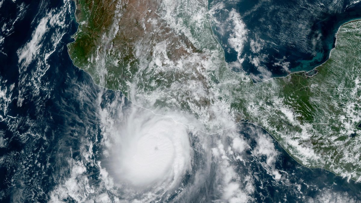 Se espera que el huracán Otis toque tierra cerca de Acapulco, México – NECN