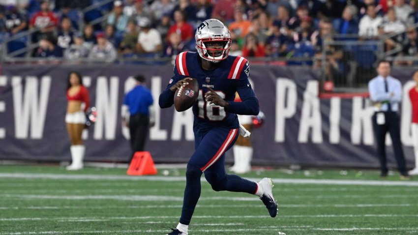 4,583 New England Patriots V Oakland Raiders Photos & High Res Pictures -  Getty Images