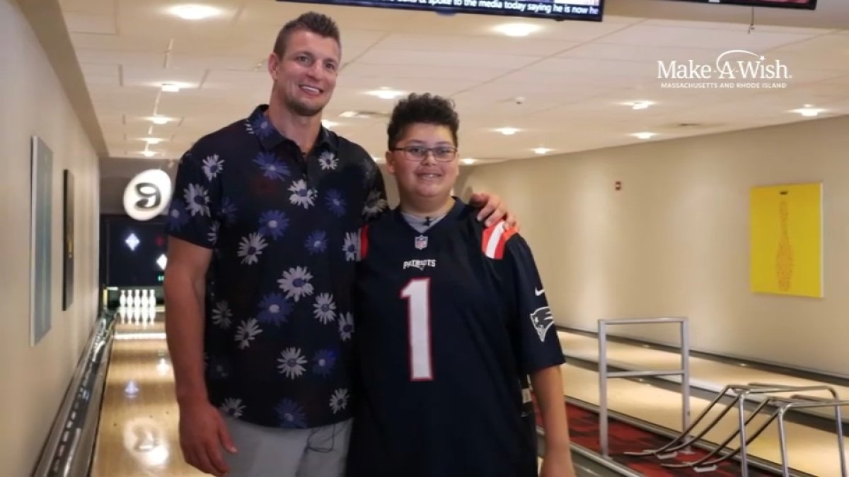 Patriots' Rob Gronkowski's business advice to younger athletes