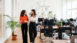 How to get out of going to lunch with your co-workers—the key is saying yes first, says etiquette expert