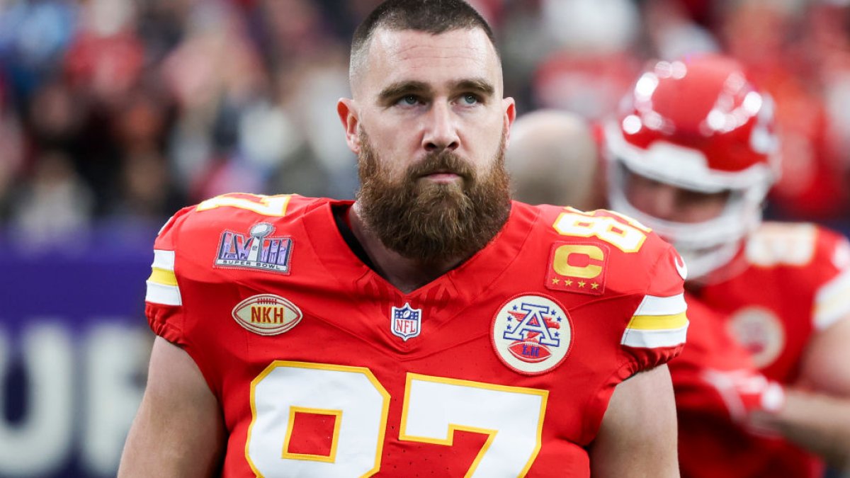 Jason Kelce says Travis Kelce has had to move since dating Taylor Swift ...