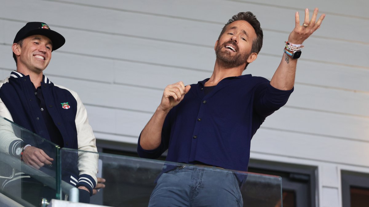 Ryan Reynolds unveils latest birthday prank on Rob McElhenney NECN