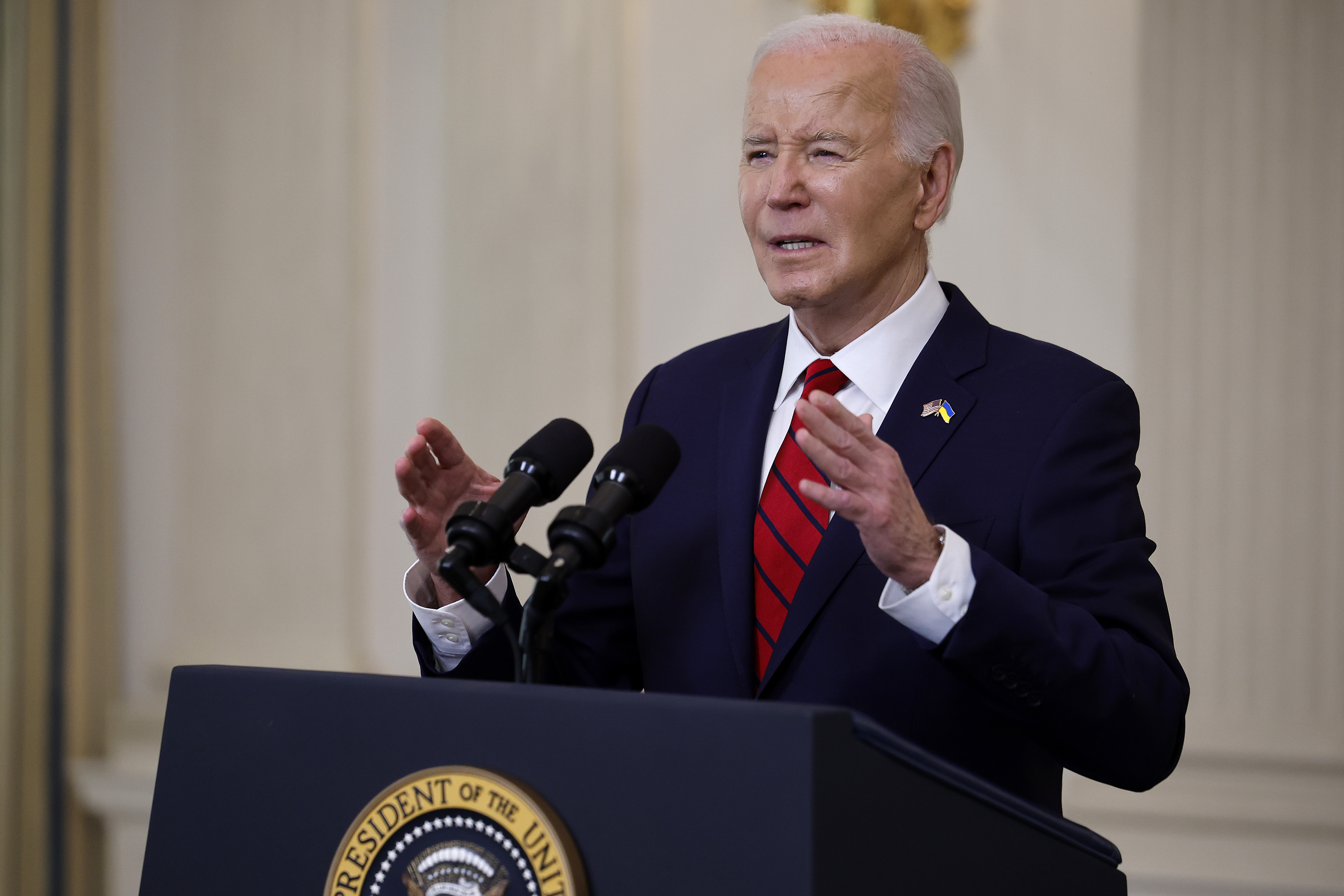 Biden signs a $95 billion war aid measure with assistance for Ukraine,
Israel and Taiwan