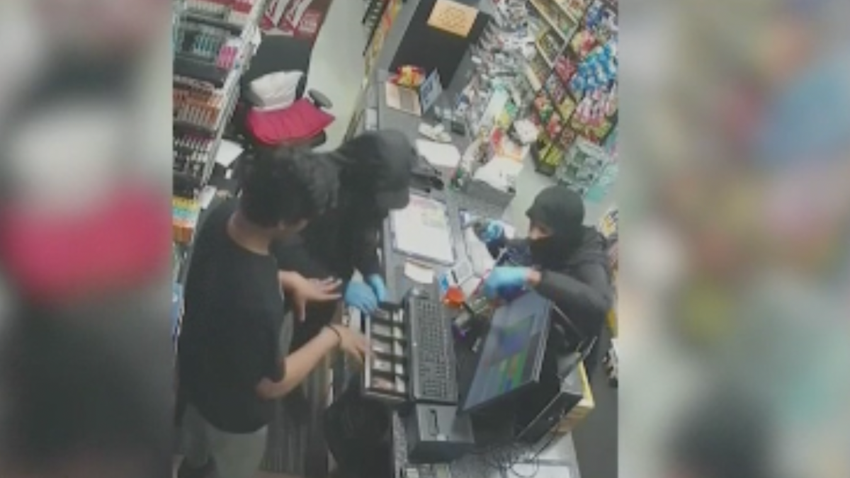 Police looking for 3 men wanted in convenience store armed robbery – NECN