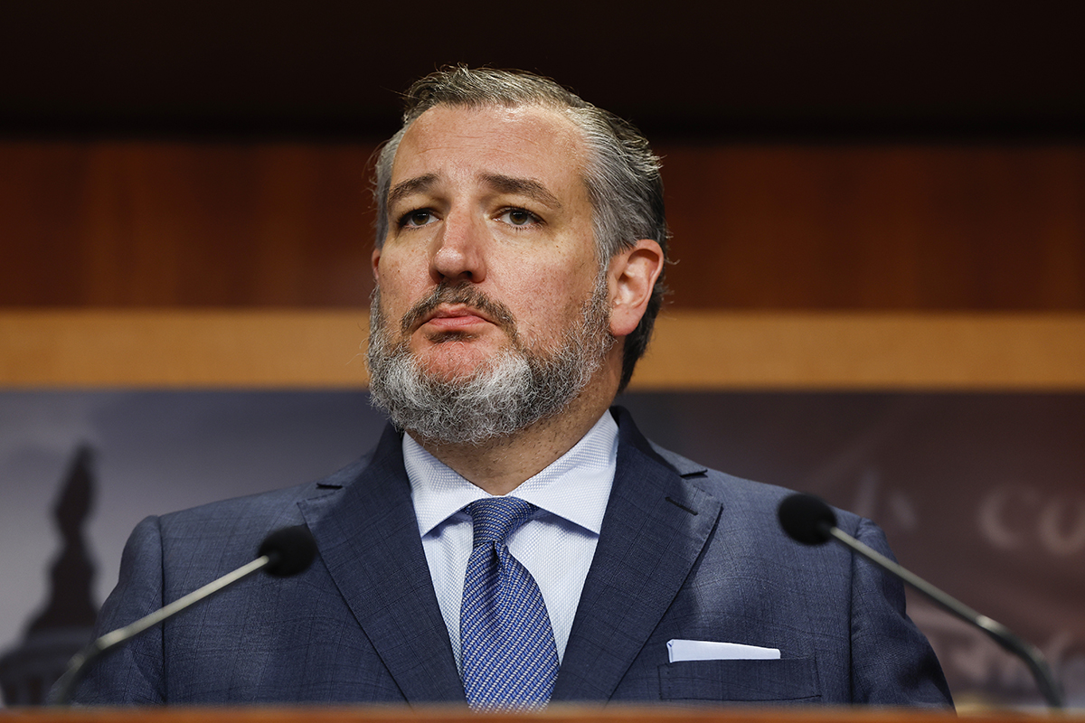 National Enquirer made up the story about Ted Cruz's father and Lee
Harvey Oswald, former publisher says