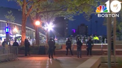 Police move in on pro-Palestinian protesters at MIT