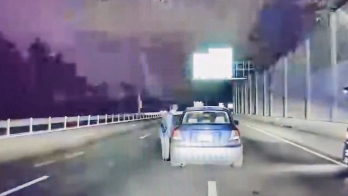 Watch Suspected Drunk Driver Hits Trooper During Traffic Stop Necn