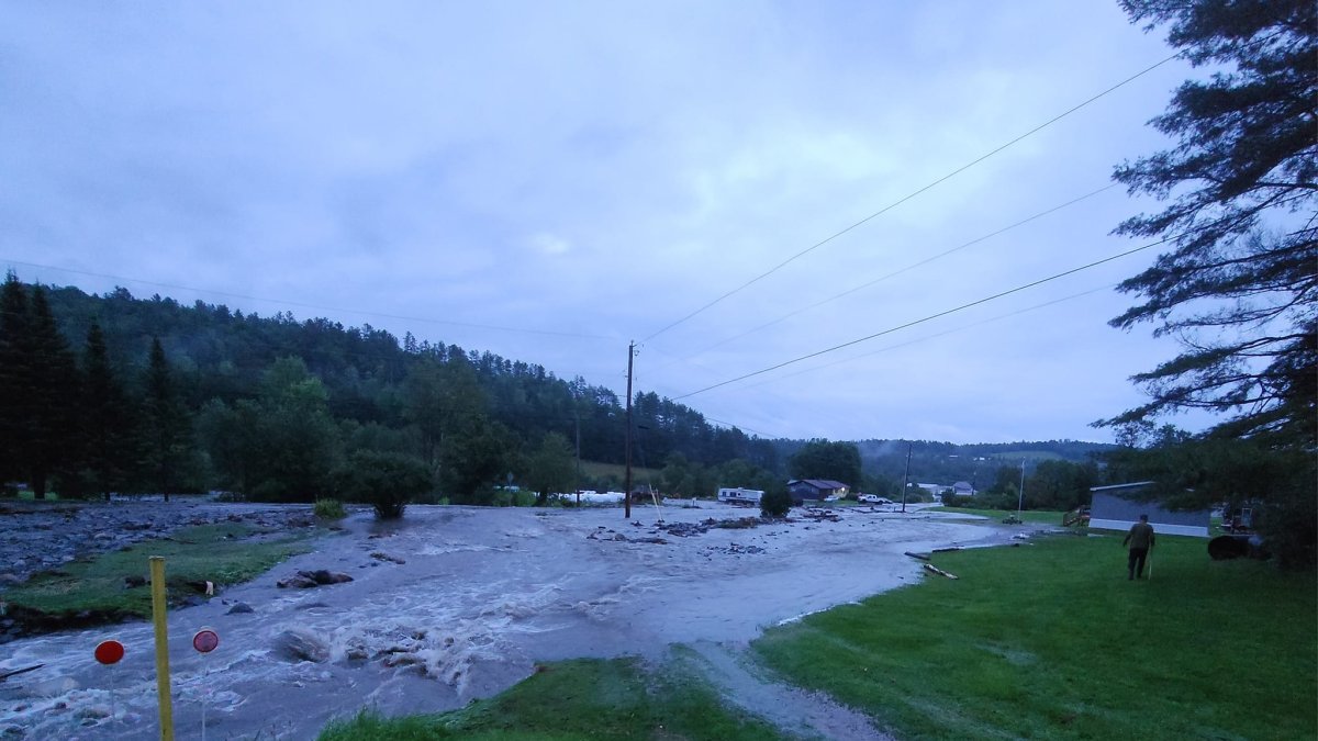 Vermont flooding leads to rescues, road damage – NECN