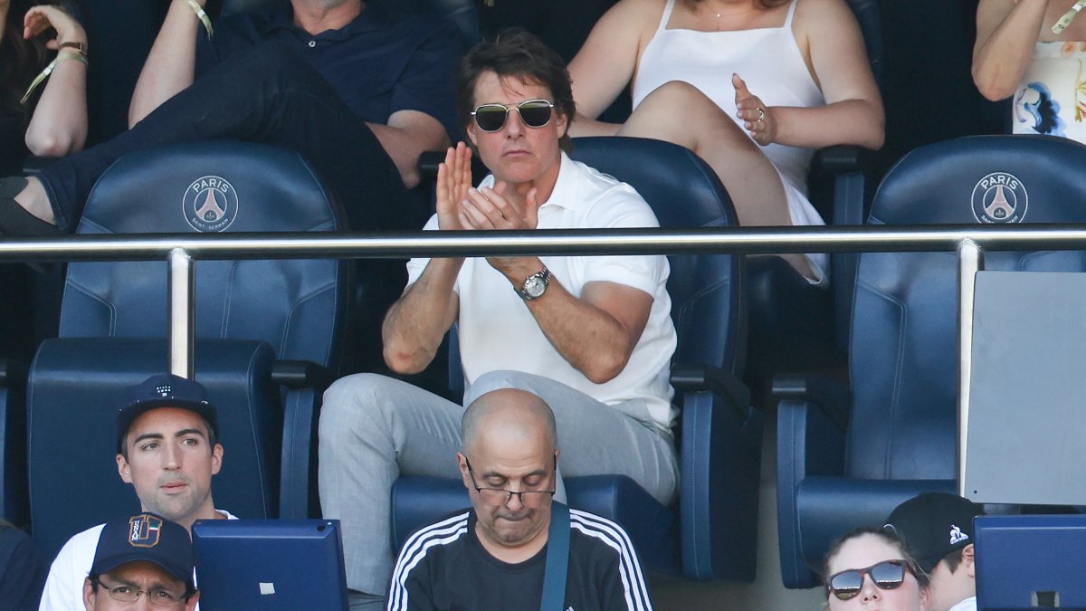 Is Tom Cruise performing a stunt at the 2024 Olympics Closing Ceremony