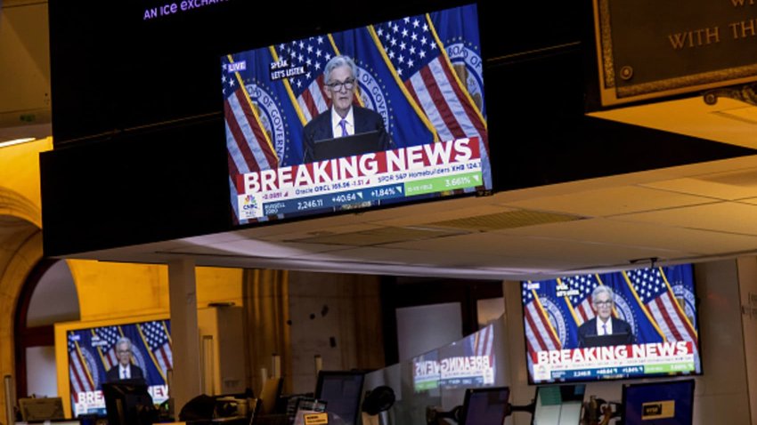 A television station broadcasts Jerome Powell, chairman of the US Federal Reserve, speaking after a Federal Open Market Committee (FOMC) meeting on the floor of the New York Stock Exchange (NYSE) in New York, US, on Wednesday, Sept. 18, 2024. 