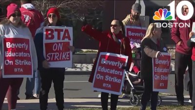 North Shore teacher strikes enter second week