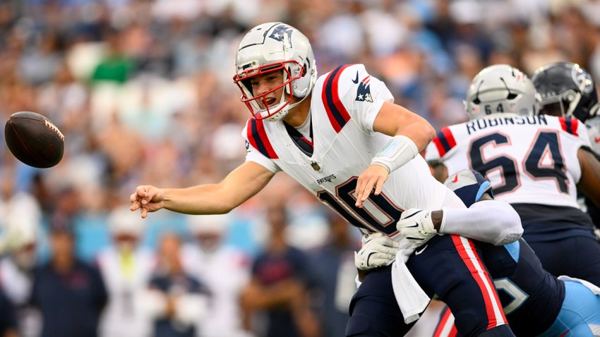 Patriots quarterback Drake Maye