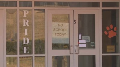 Judge offers deal on fines if North Shore teacher strikes end