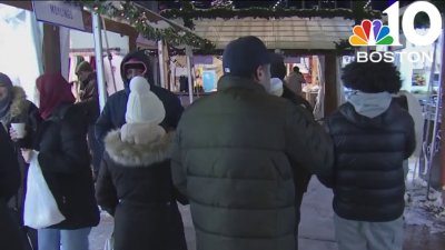 Last-minute shoppers brave the cold in Boston