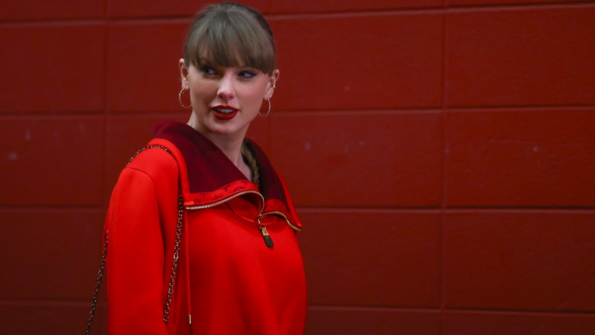 In Her Post-tour Era: Taylor Swift Spotted Spreading Joy At Kansas City 