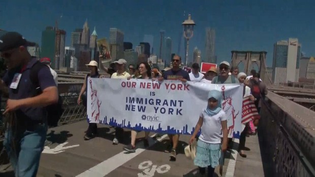 [NATL]   Thousands of people protest against zero-tolerance immigration policies 